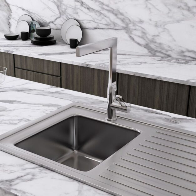 Amenajare bucătărie modernă cu baterie GME Dior crom.