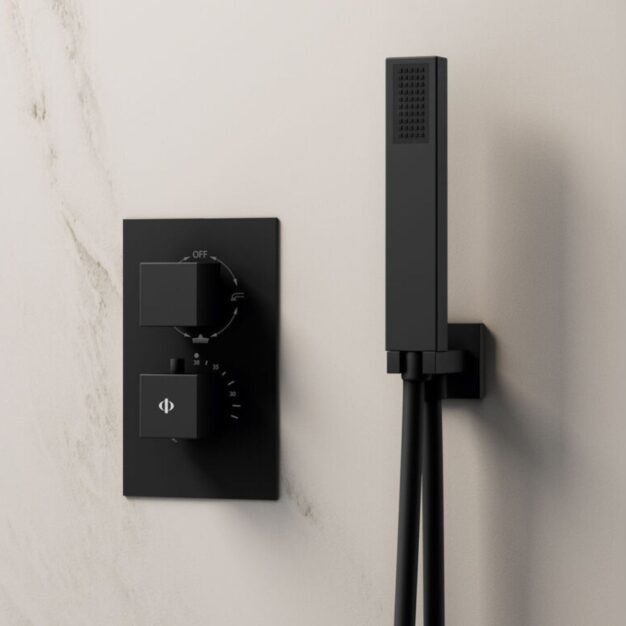 Ambient baie modernă cu baterie termostatică încastrată GME Orion negru mat.